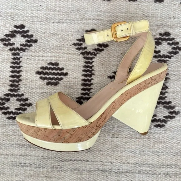 Elegant Yellow Wedge Sandals - Picture 2 of 7